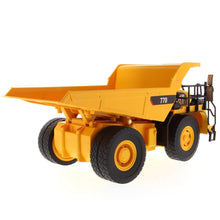 Load image into Gallery viewer, 1:24 Caterpillar 770 Mining Truck (requires batteries)
