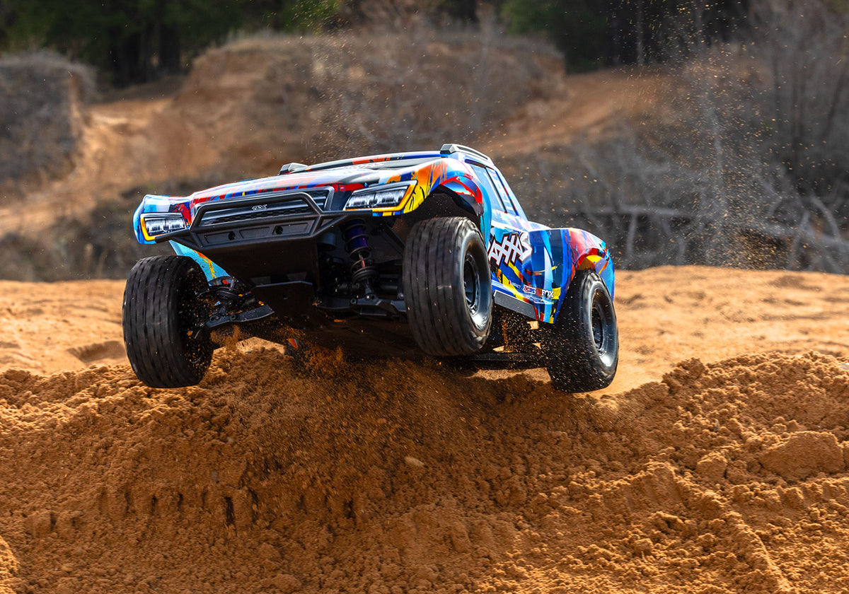 1/8 Maxx Slash 6s Short Course Truck: RNR