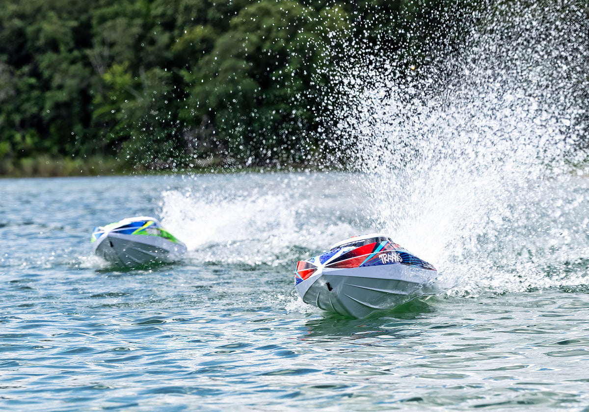 Disruptor, Self Righting 4S Race Boat Green :106064-4-Green