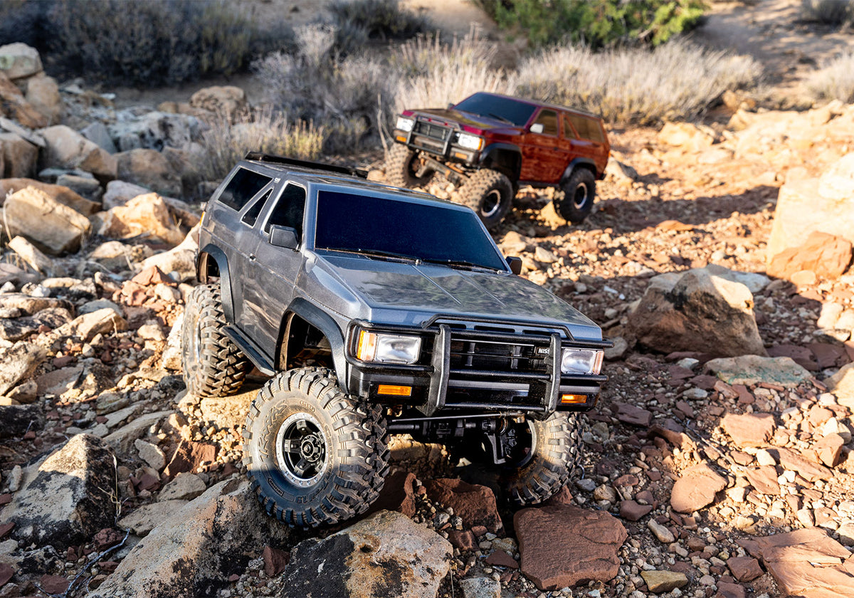 1/10 TRX-4 Sport, Nissan Pathfinder, RTD (Requires battery & charger) Clipless: Silver
