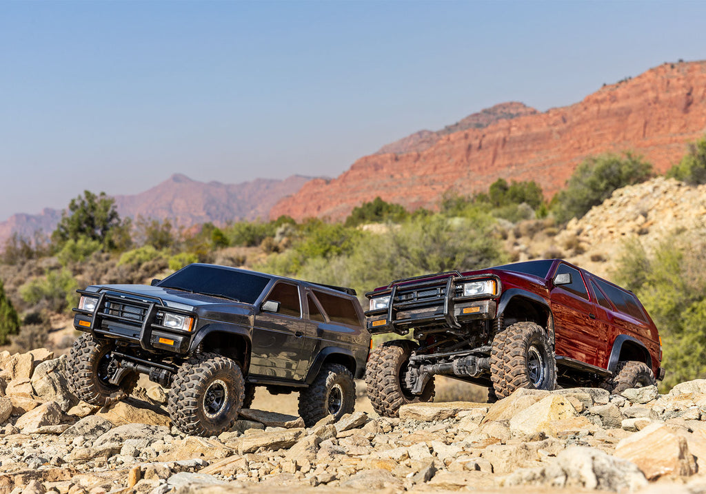 1/10 TRX-4 Sport, Nissan Pathfinder, RTD (Requires battery & charger) Clipless: Silver