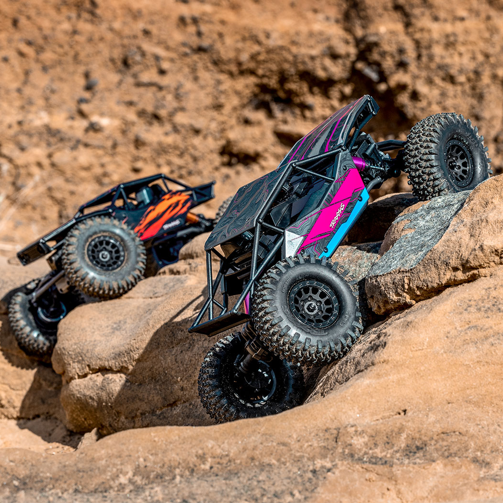 1/18 TXC-4M Extreme Crawler: Pink