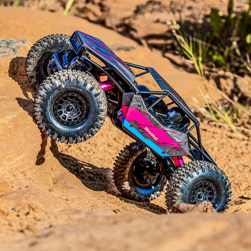 1/18 TXC-4M Extreme Crawler: Pink