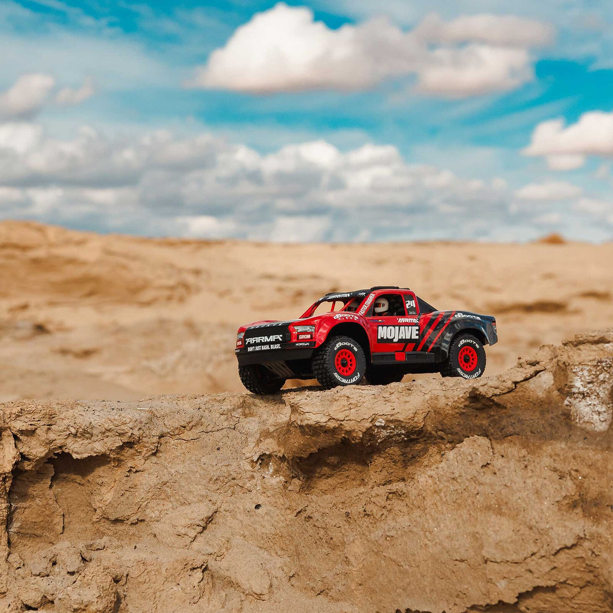 1/12 Mojave GROM Small Scale 4x4 DT RTR (Includes battery and charger) Red/Black: ARA2104T1