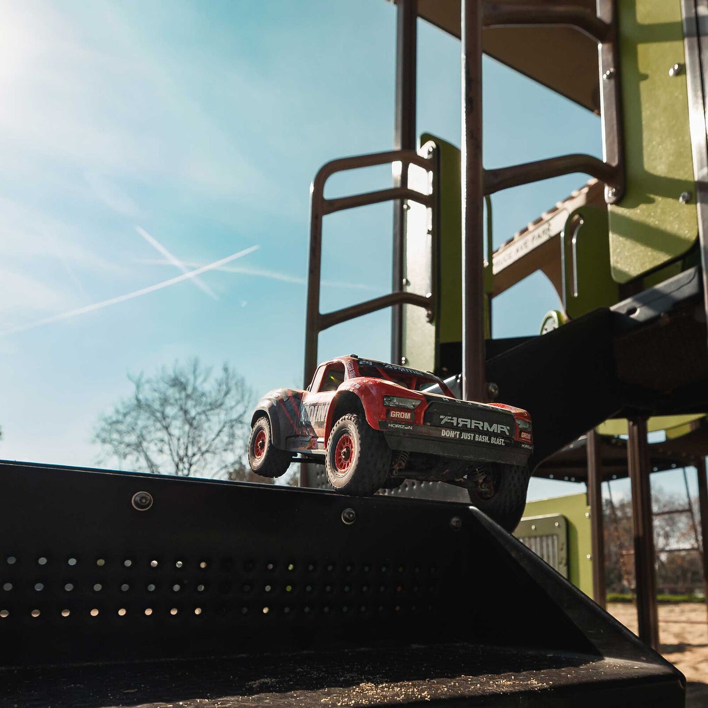 1/12 Mojave GROM Small Scale 4x4 DT RTR (Includes battery and charger) Red/Black: ARA2104T1