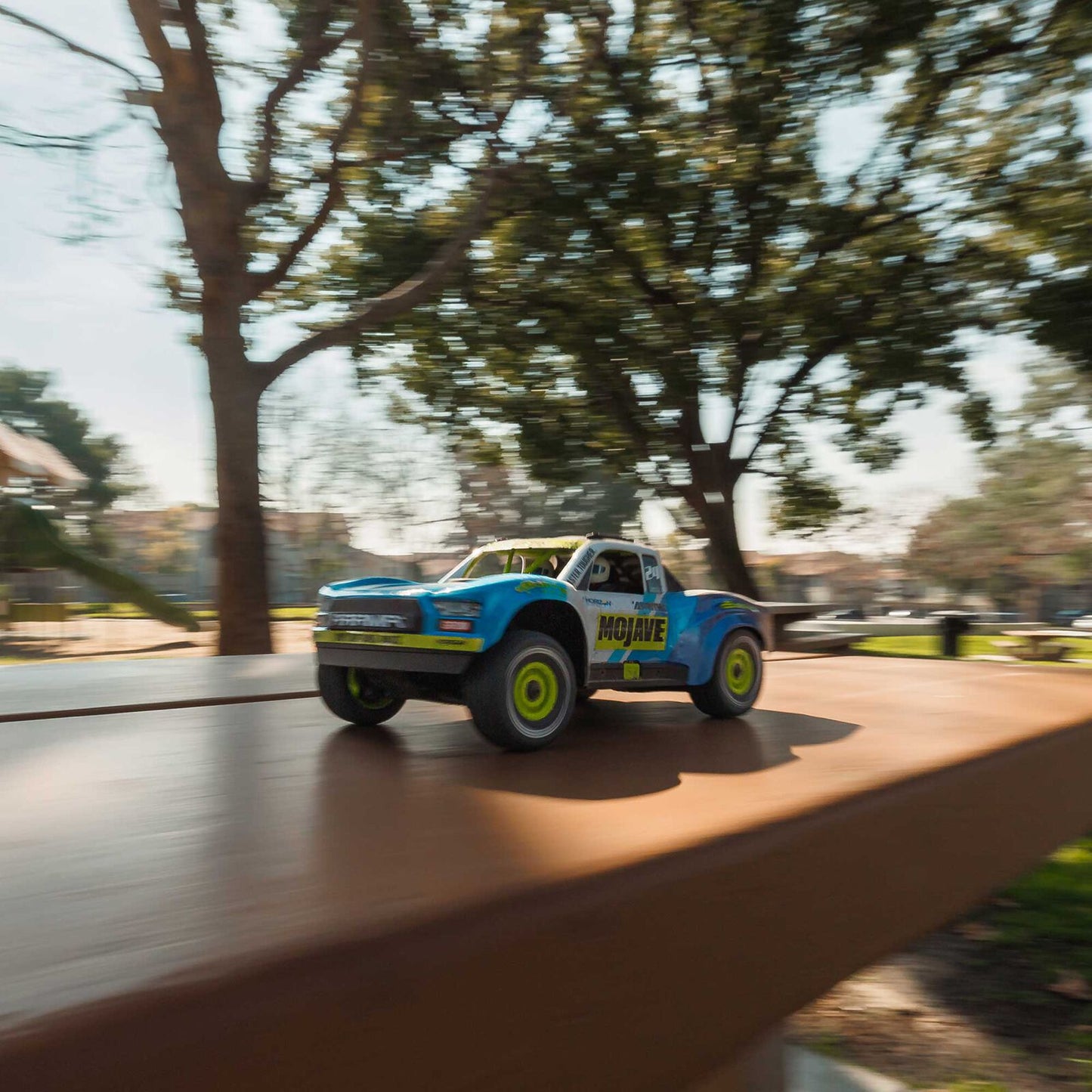 1/12 Mojave GROM Small Scale 4x4 DT RTR (Includes battery and charger) Blue/White: ARA2104T2