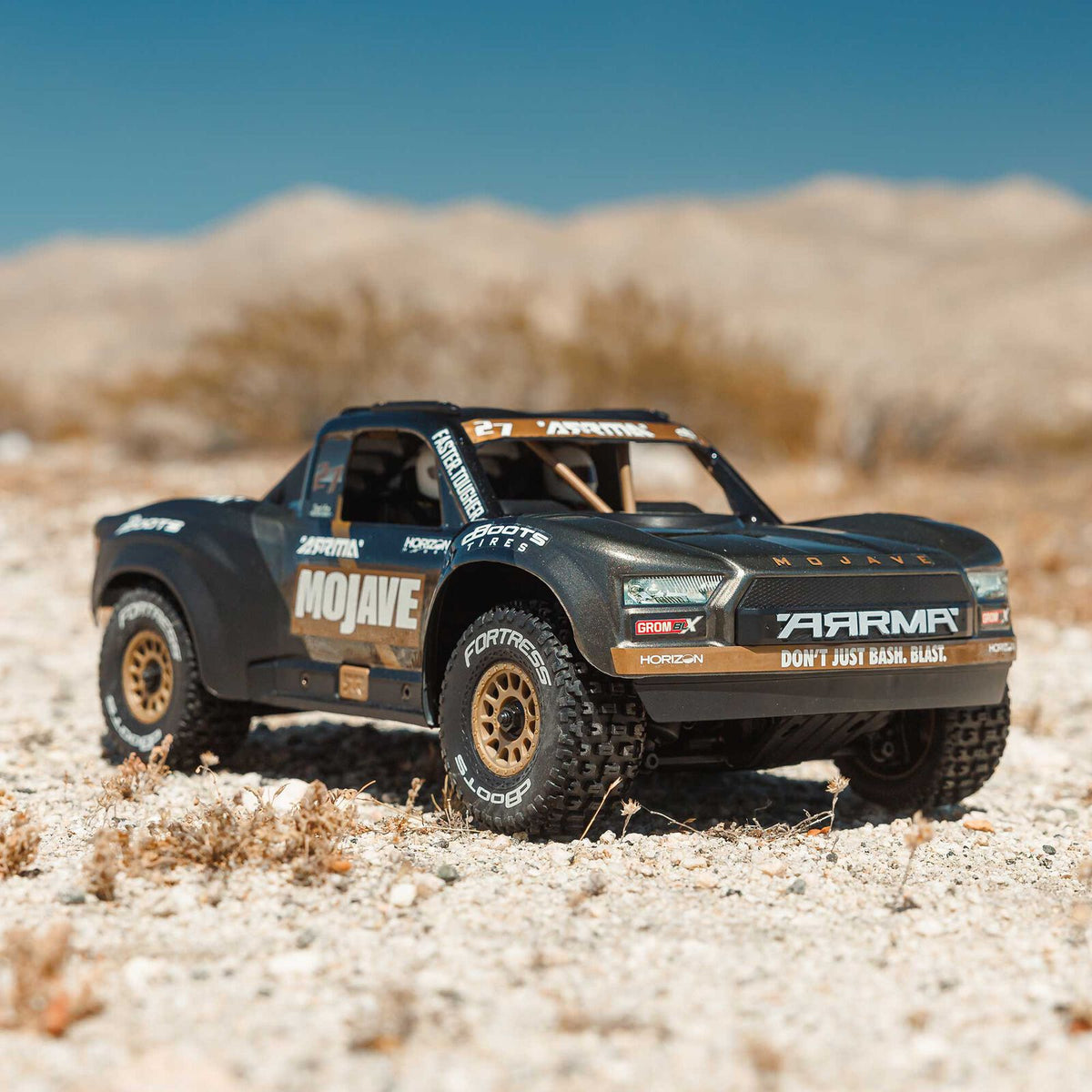 1/16 Mojave GROM Brushless 4x4 Buggy (Needs battery and charger) Black: ARA2304T1