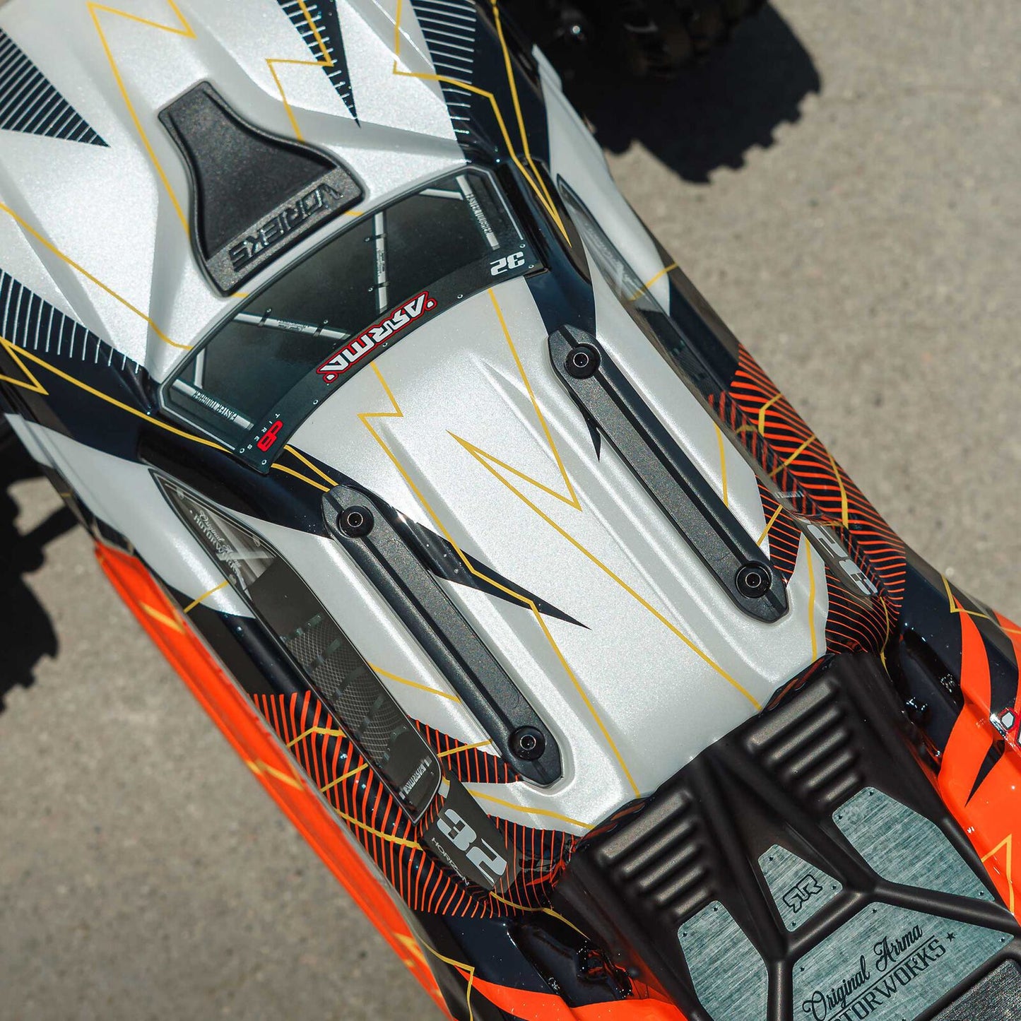 1/10 VORTEKS 2wd w/battery & charger Orange: ARA3205ST1