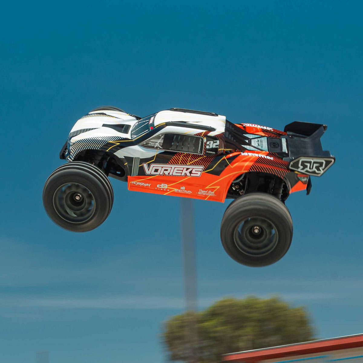 1/10 VORTEKS 2wd w/battery & charger Orange: ARA3205ST1