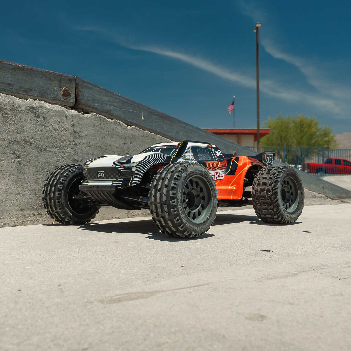 1/10 VORTEKS 2wd w/battery & charger Orange: ARA3205ST1