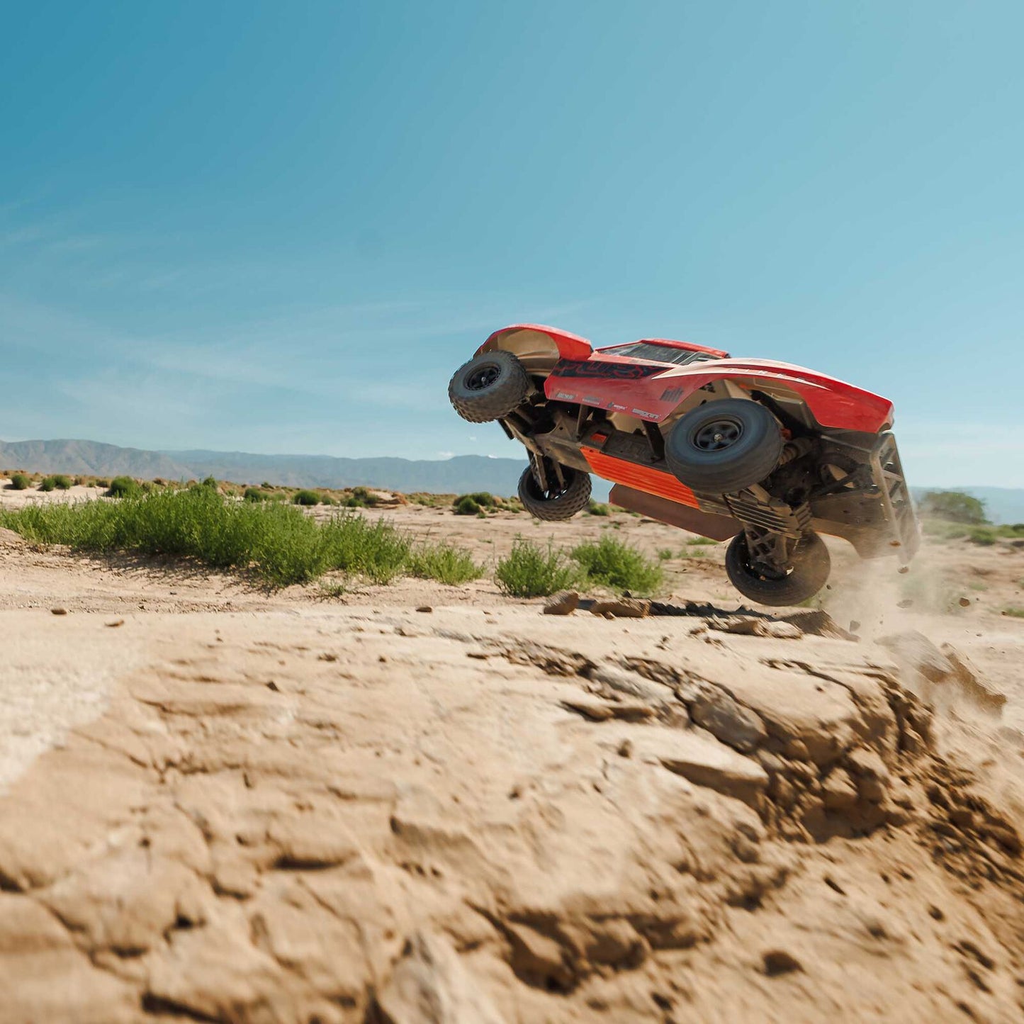 1/10 FURY 2wd w/battery & charger Red: ARA3221ST1