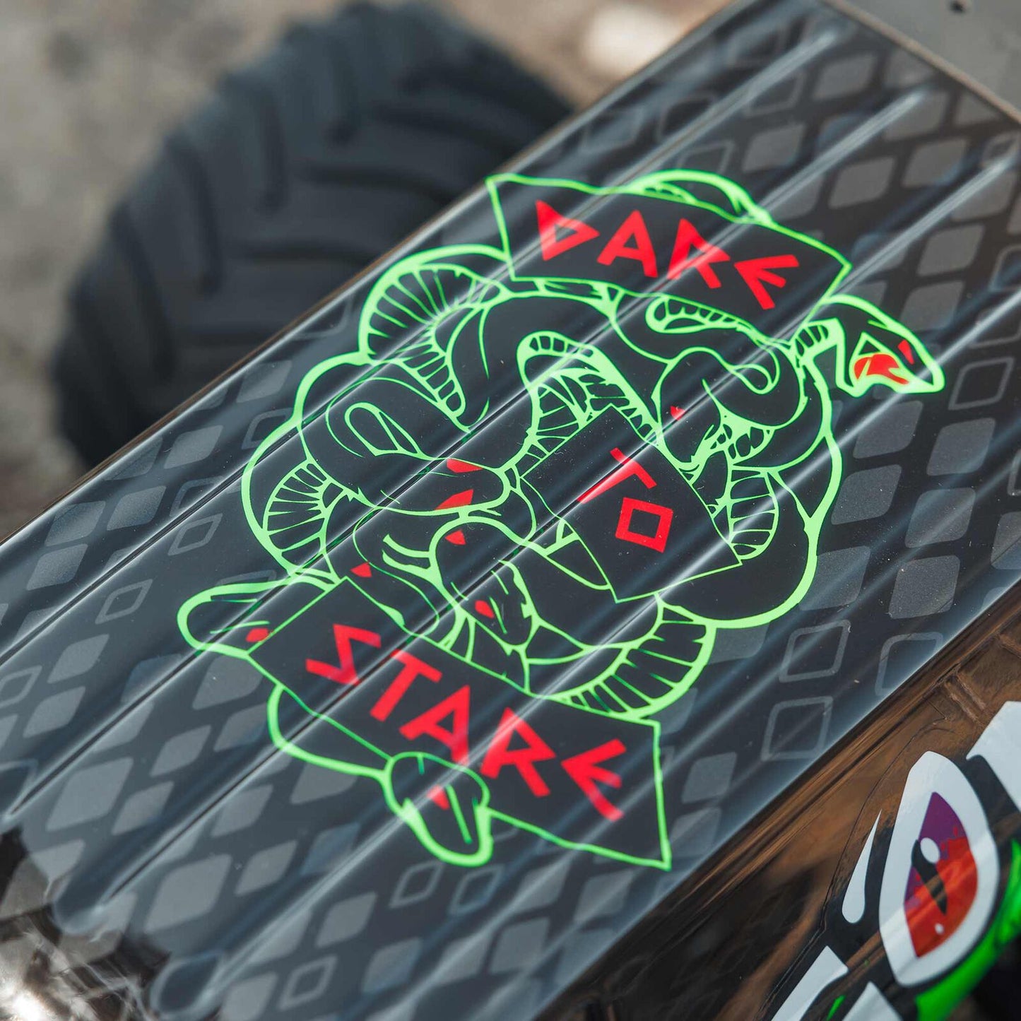 1/10 GORGON 4X2 Monster Truck (Includes battery & charger): Yellow/Green: ARA3230ST1