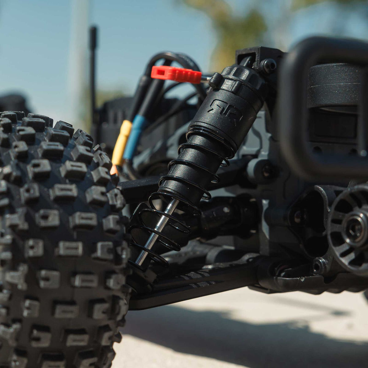 1/10 FURY 2wd 223S BLX Brushless RTR: Blue: ARA3521T1