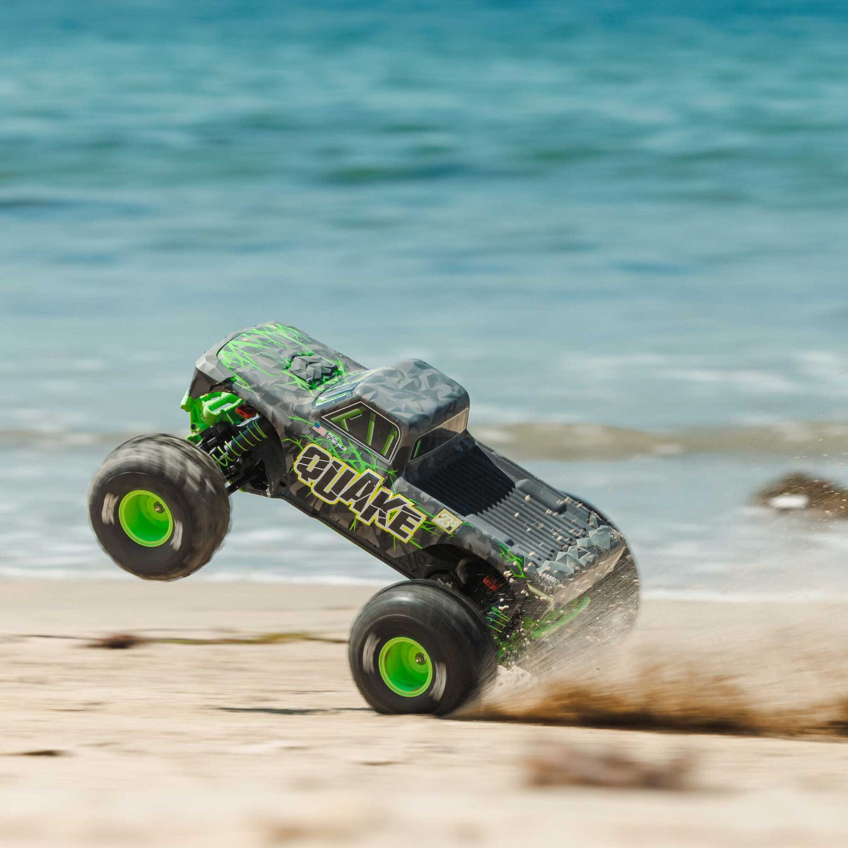 ARRMA 1/10 Quake 223S DSC 2WD RTR Brushless Monster Truck, Green (ARA3537T2)
