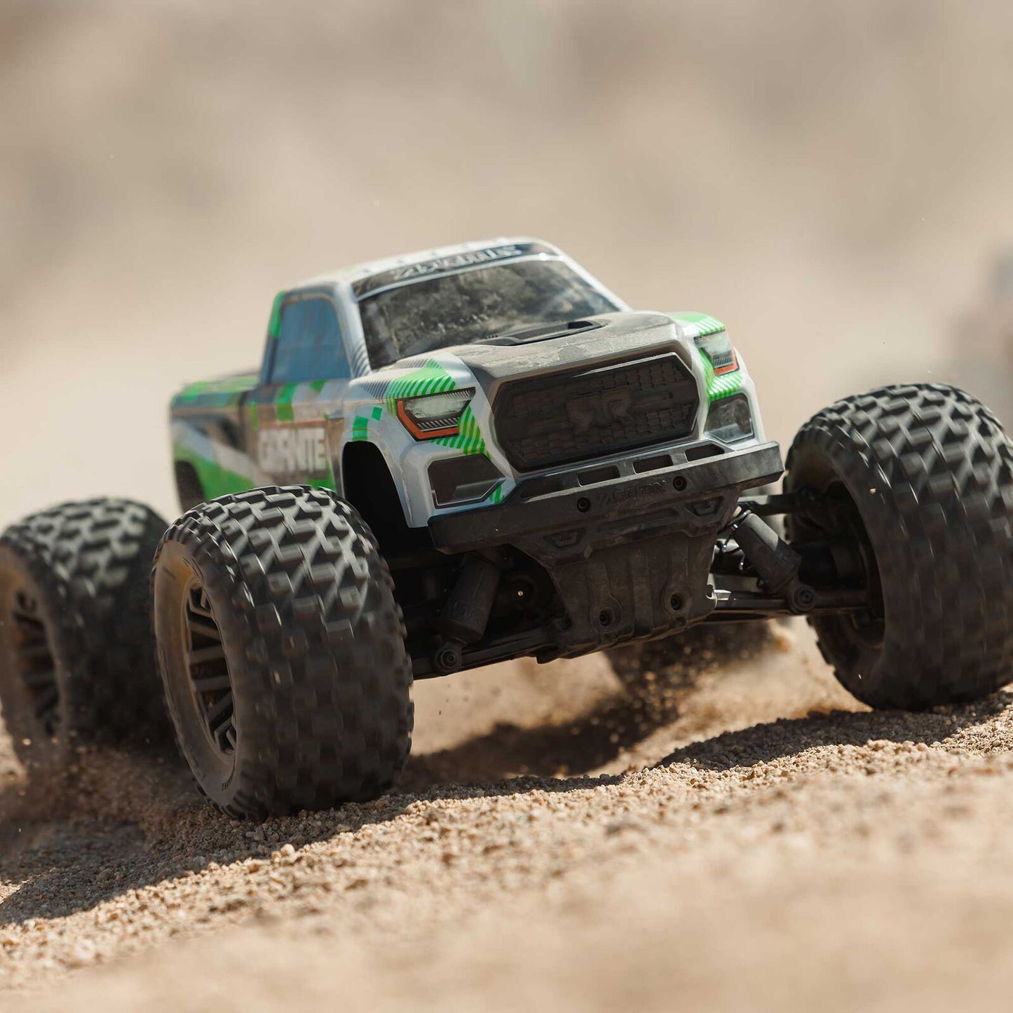 1/10 Granite, 4WD, RTR (Includes battery & charger): Green