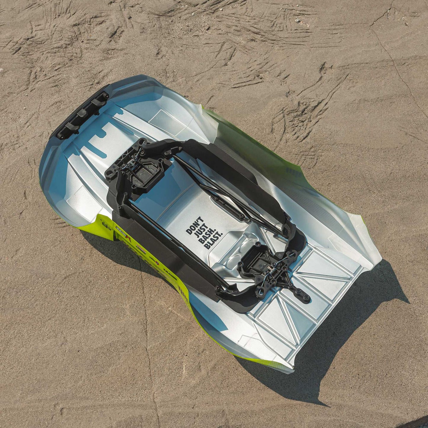 1/10 Senton 223S, 4WD, BLX w/DSC (Requires battery & charger): Red: ARA4303V4T2