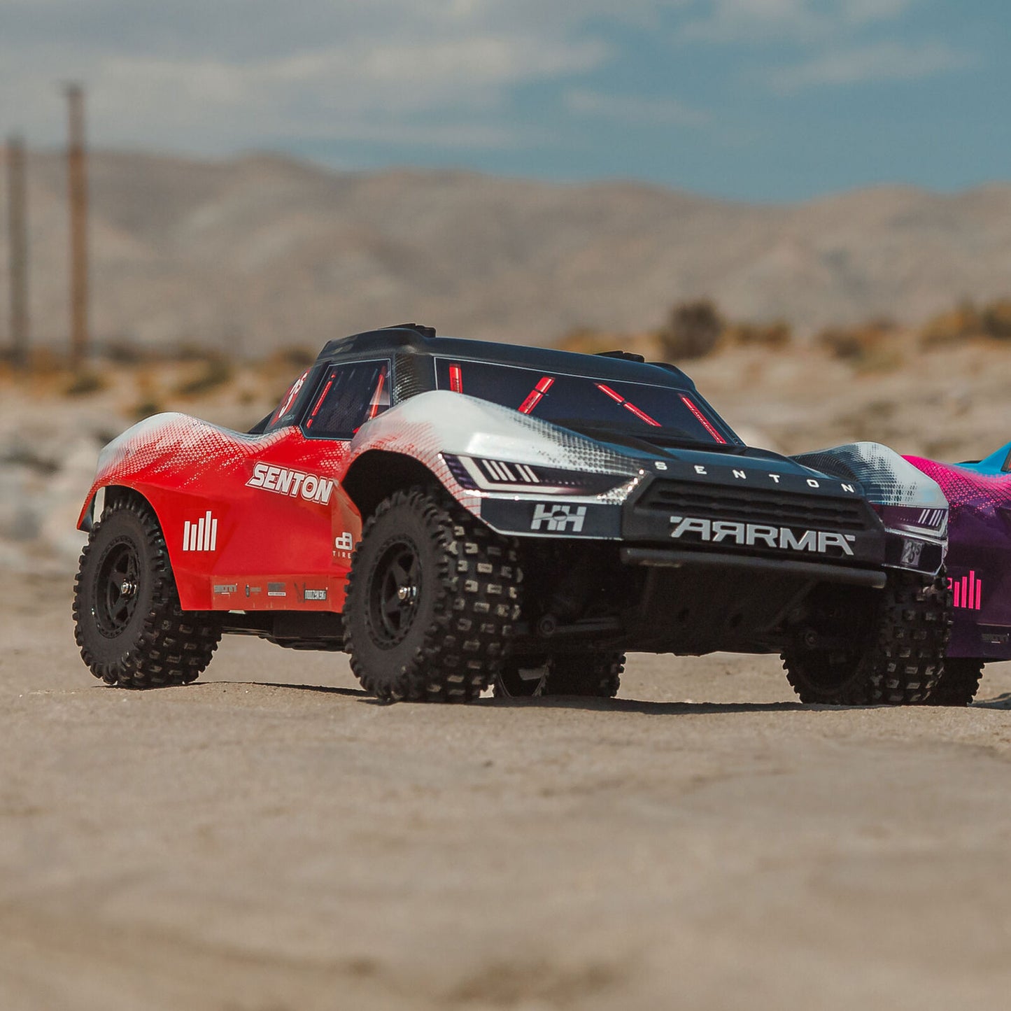 1/10 Senton 223S, 4WD, BLX w/DSC (Requires battery & charger): Red: ARA4303V4T2