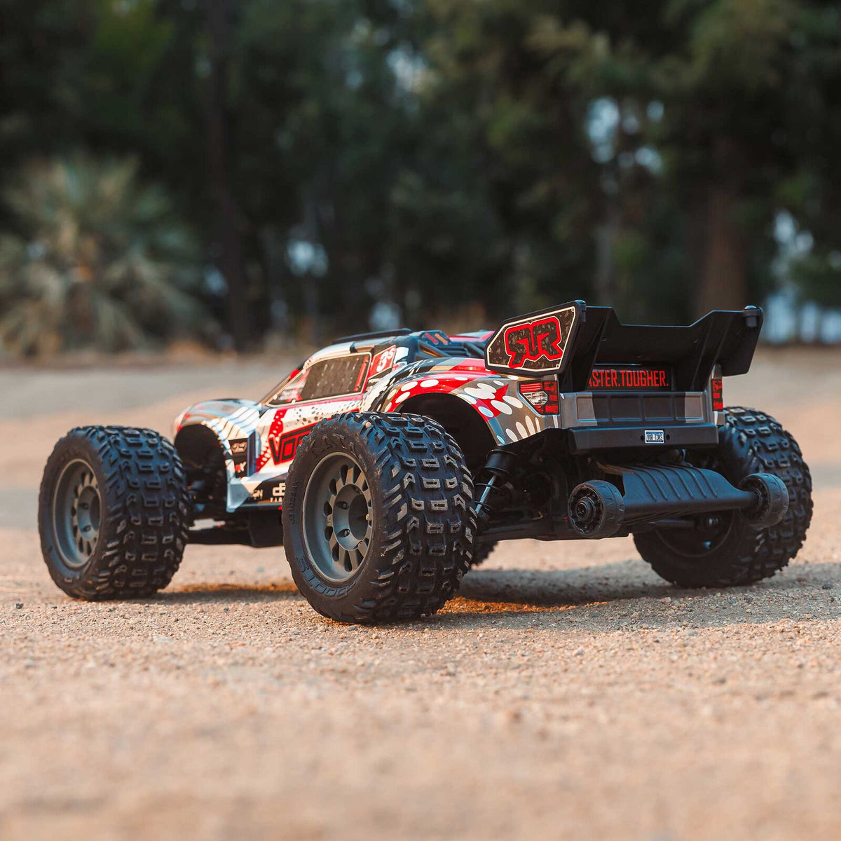 1/10 VORTEKS 223S 4X4 Stadium Truck (Requires Battery & Charger) Red: ARA4305V4T1