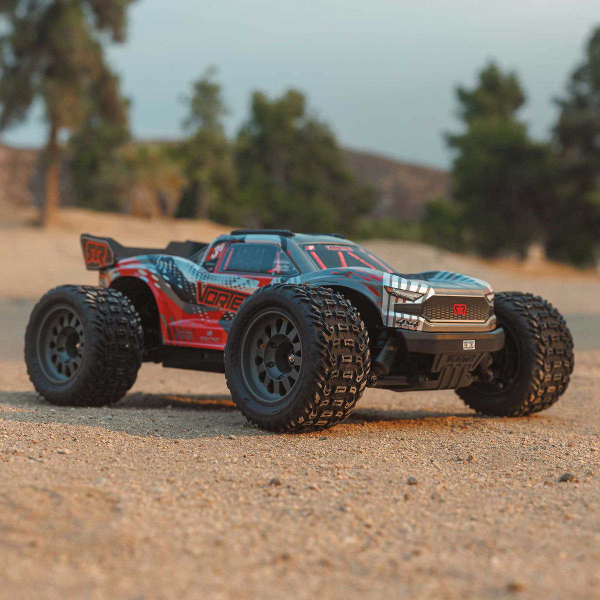 1/10 VORTEKS 223S 4X4 Stadium Truck (Requires Battery & Charger) Red: ARA4305V4T1