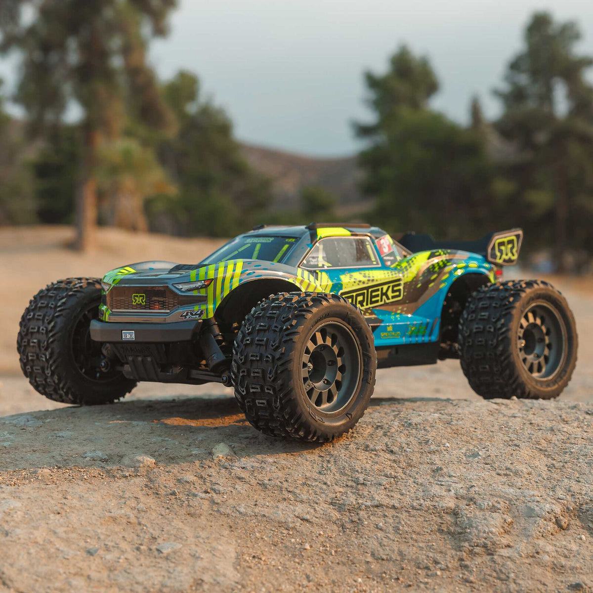 1/10 VORTEKS 223S 4X4 Stadium Truck (Requires Battery & Charger) Teal: ARA4305V4T2