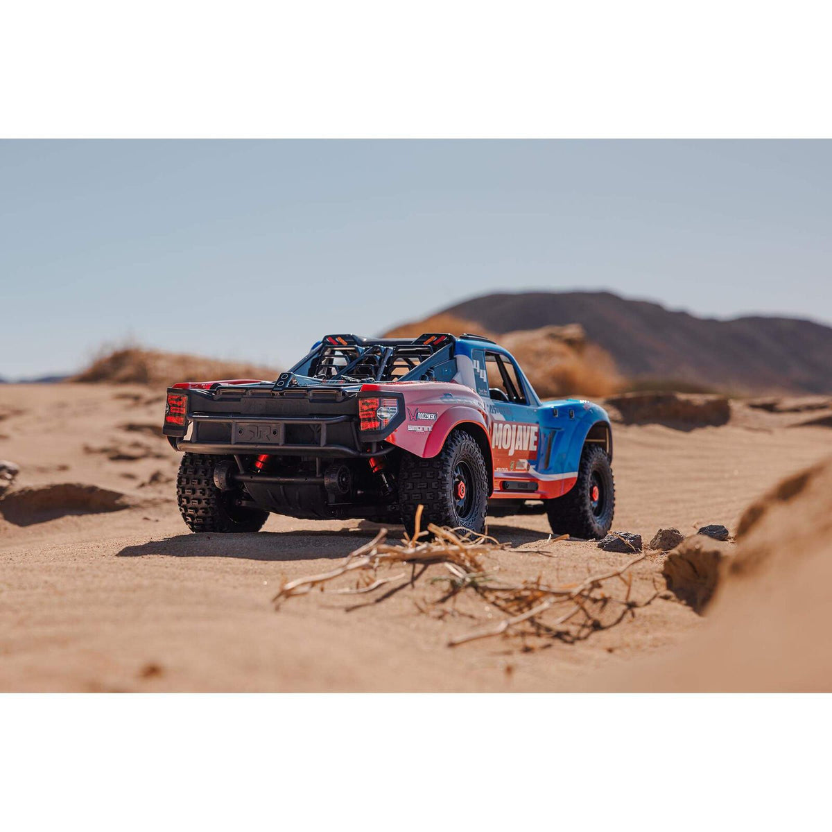 1/8 Mojave 4S 4WD BLX: (Requires battery & charger): Blue/Red: ARA4404T2