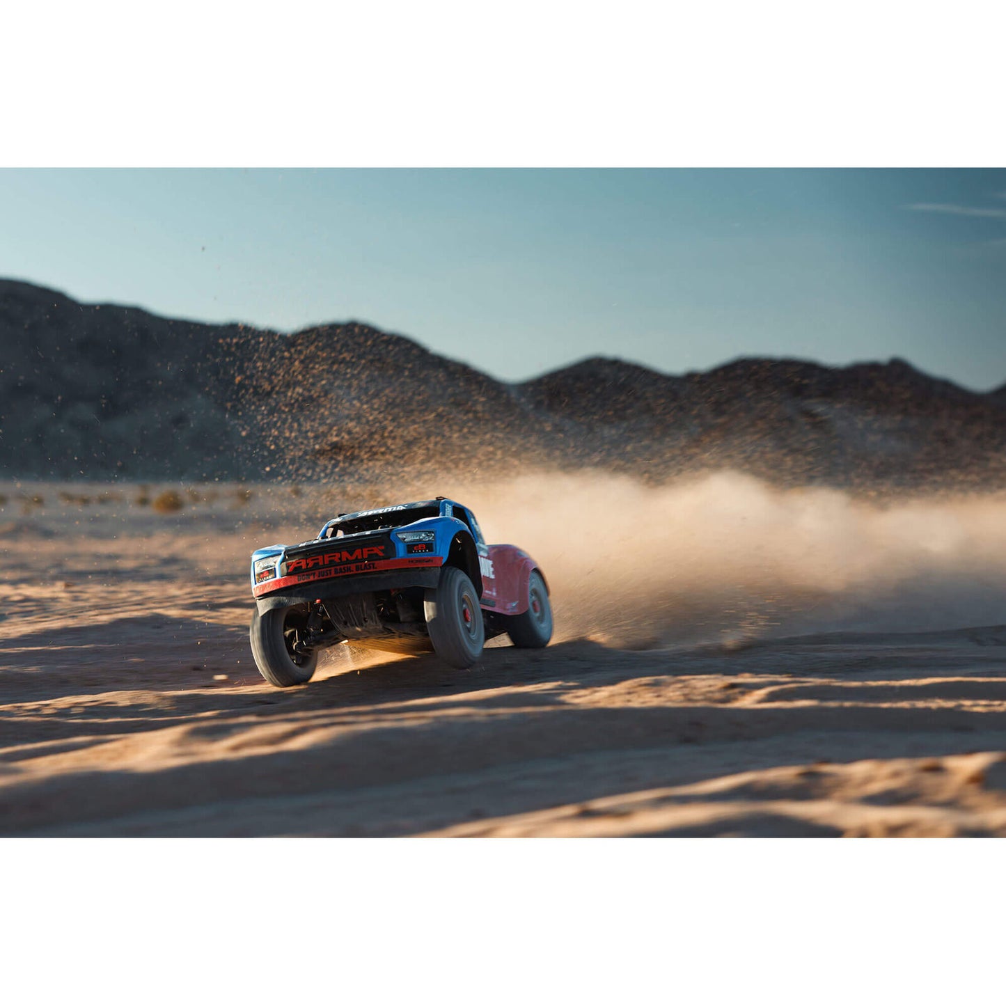 1/8 Mojave 4S 4WD BLX: (Requires battery & charger): Blue/Red: ARA4404T2