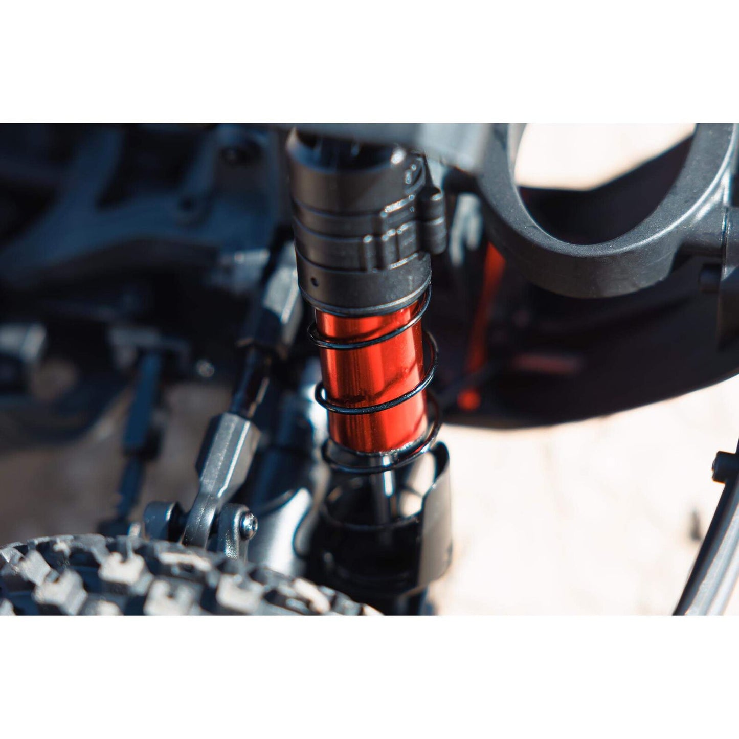 1/8 Mojave 4S 4WD BLX: (Requires battery & charger): Blue/Red: ARA4404T2