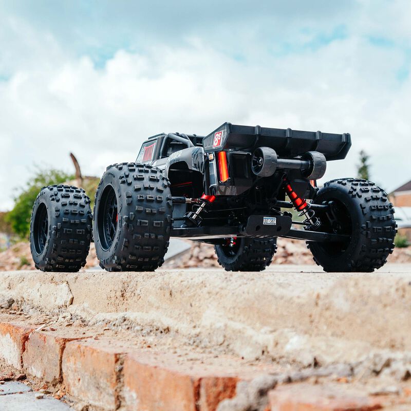 1/5 Outcast 4WD, EXtreme Bash Roller  (Requires battery & charger): Black: ARA5210