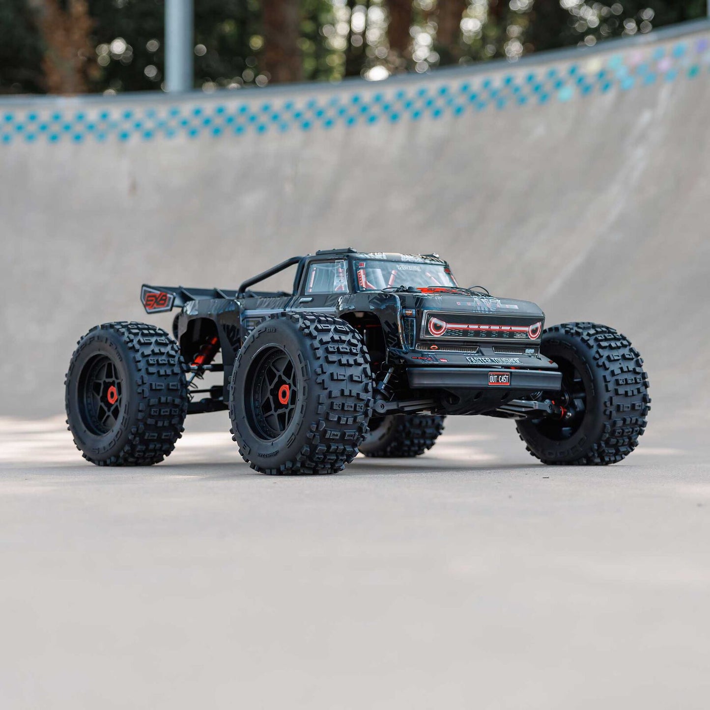 1/5 OUTCAST 4X4 8S BLX EXB Stunt Truck: Black: ARA5810V2T1