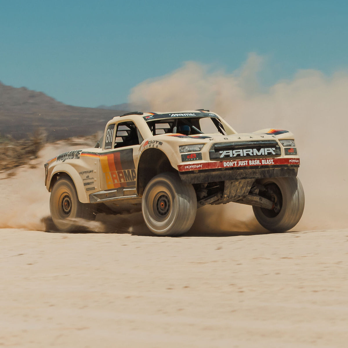 1/7 Mojave 6S 4WD RTR: (Requires battery & charger):Beige