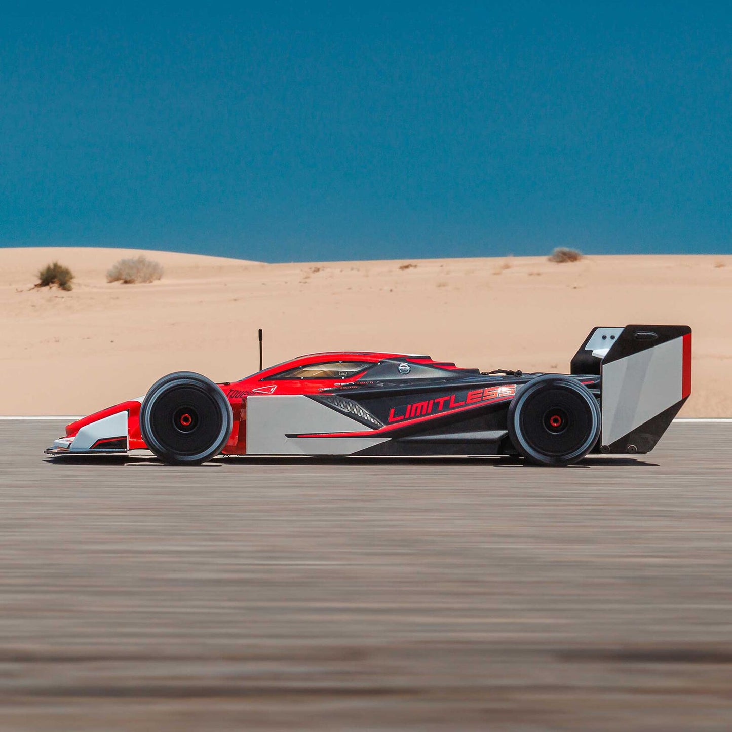 1/7 LIMITLESS 8S 4X4 RTR Red (Requires battery & charger): ARA7816T1