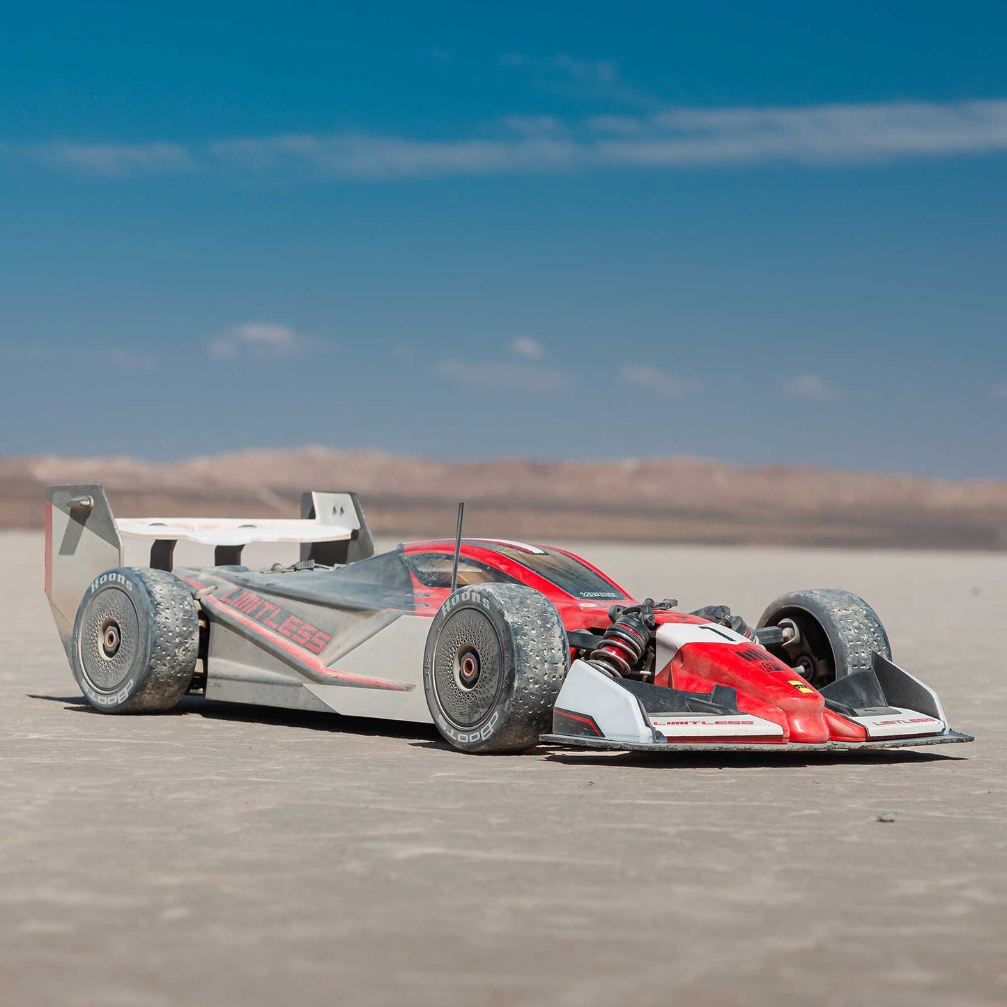 1/7 LIMITLESS 8S 4X4 RTR Red (Requires battery & charger): ARA7816T1