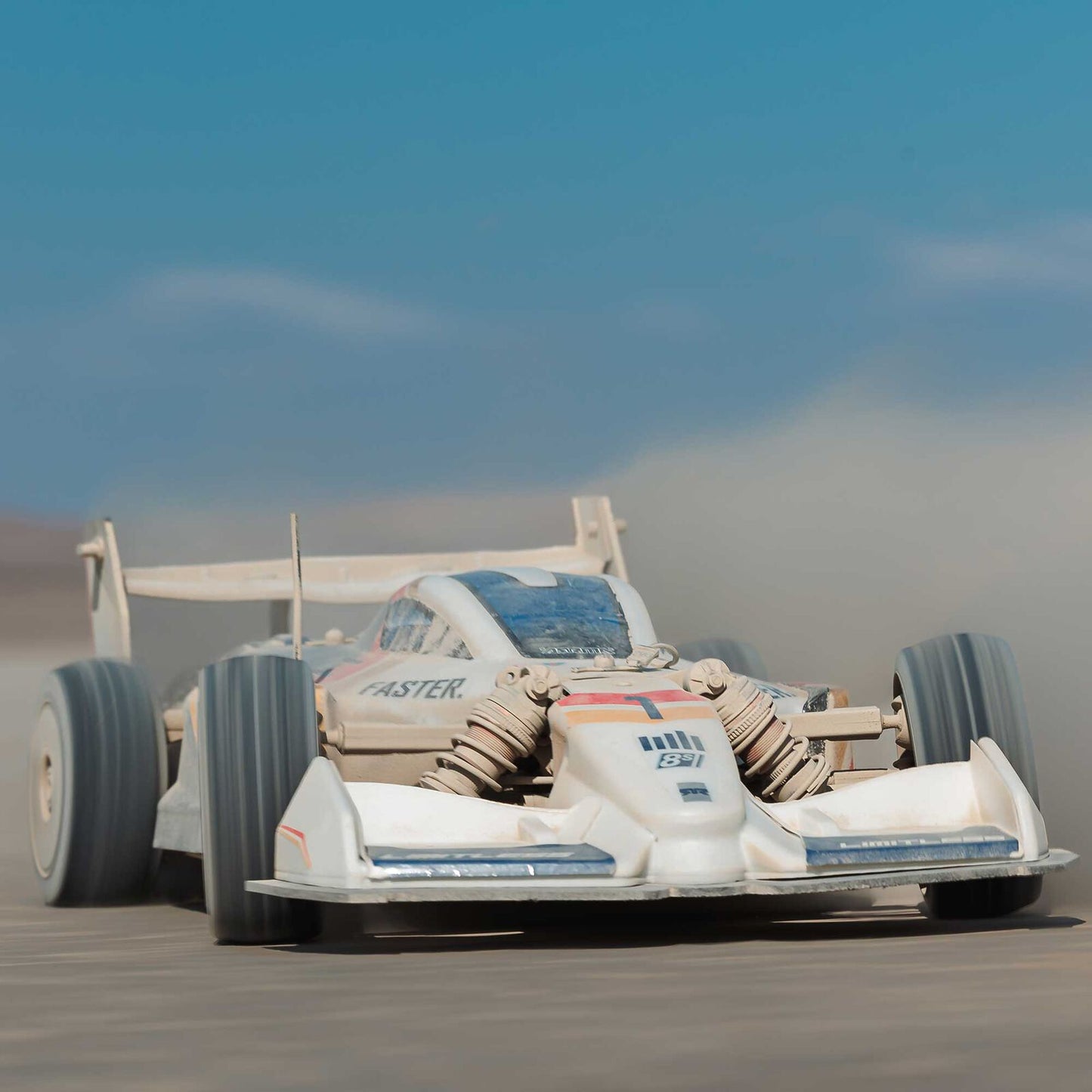 1/7 LIMITLESS 8S 4X4 RTR Blue (Requires electronics, battery & charger): ARA7816T2