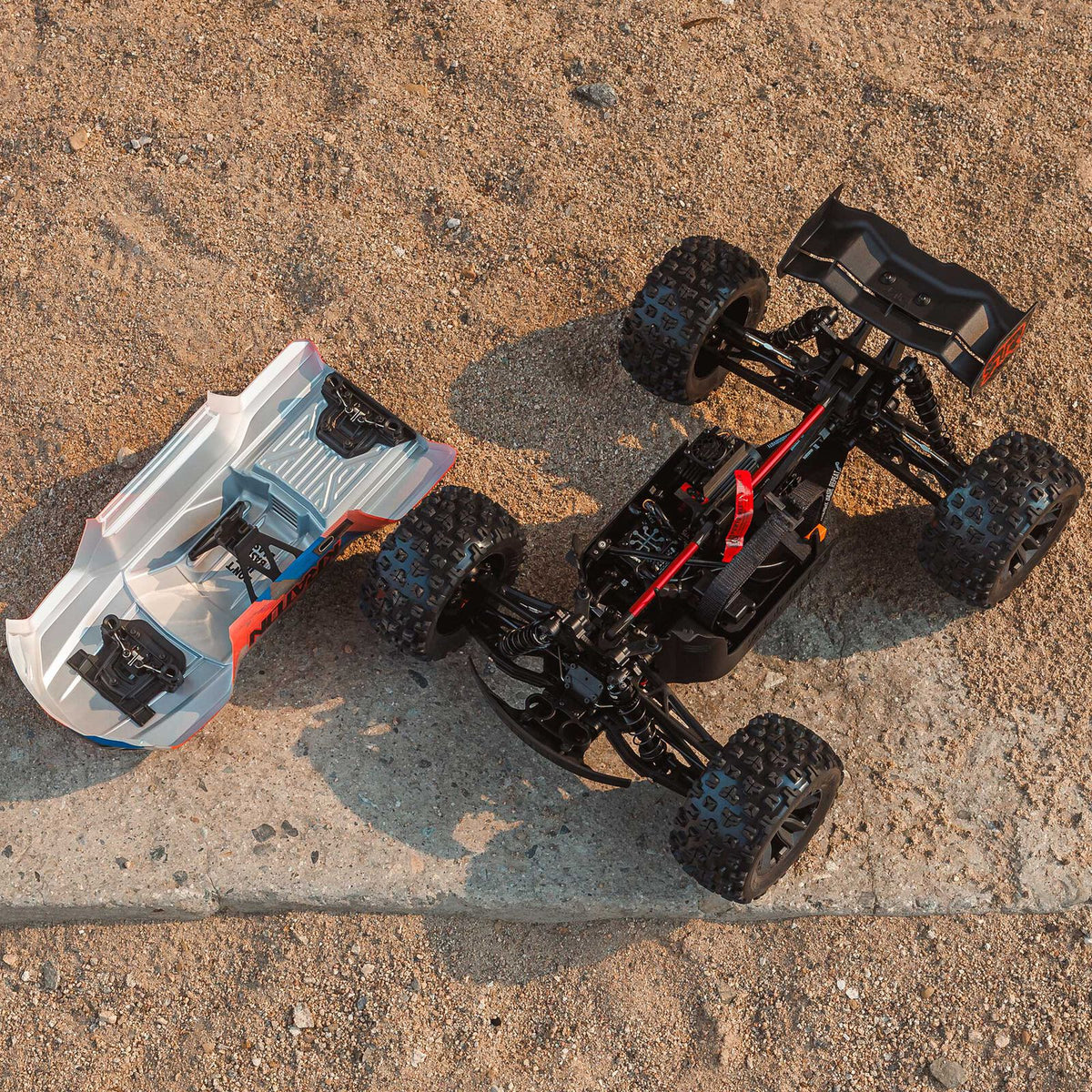 ARRMA 1/8 Kraton 6S, 4WD, BLX (Requires battery & charger): (Blue/Orange) (ARA8608V6T1)