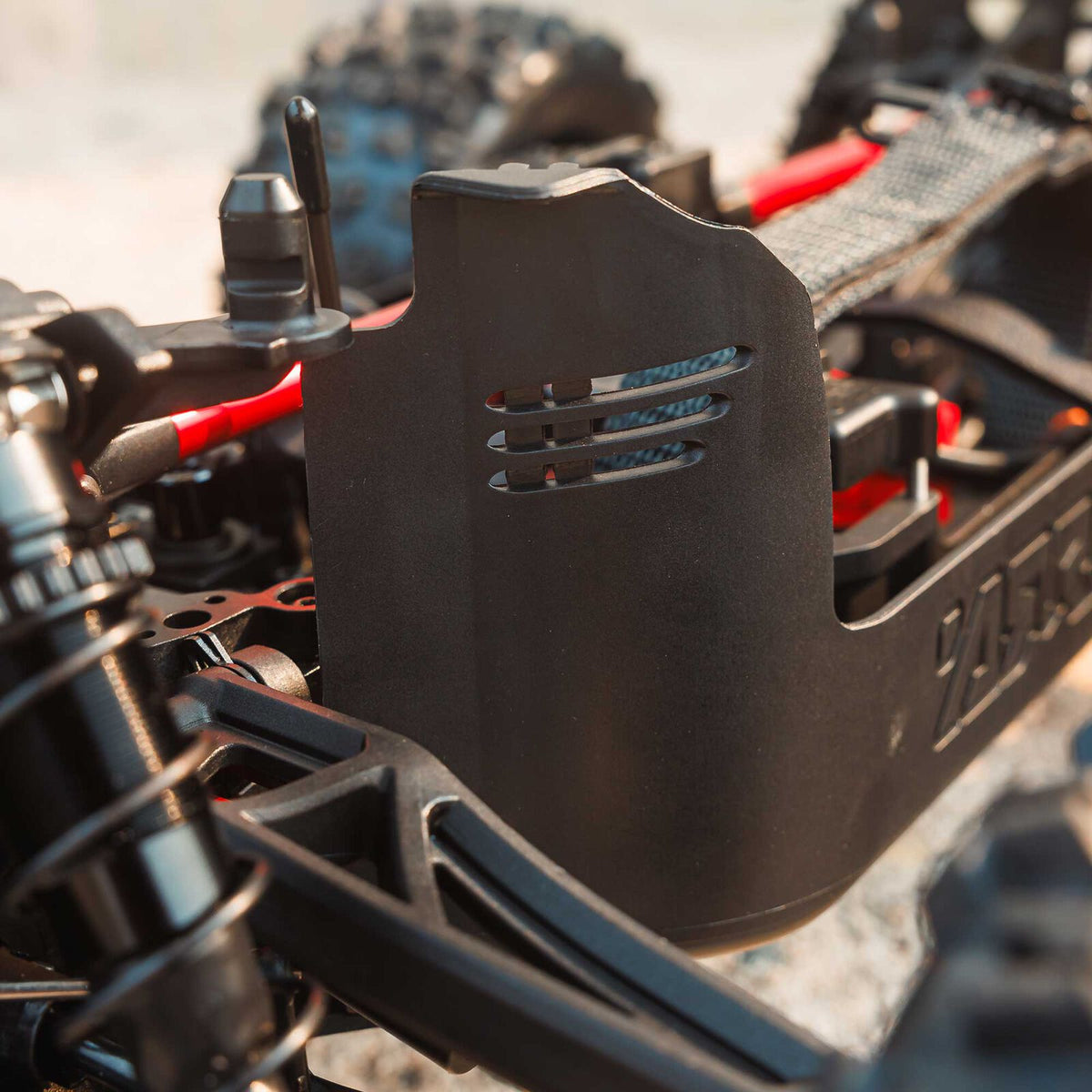 ARRMA 1/8 Kraton 6S, 4WD, BLX (Requires battery & charger): (Blue/Pink) (ARA8608V6T2)