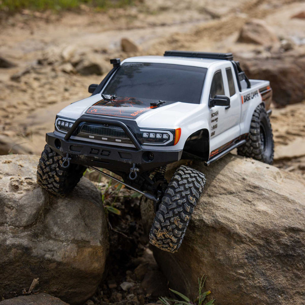 1/10 4wd SCX10 III Base Camp RTR: White