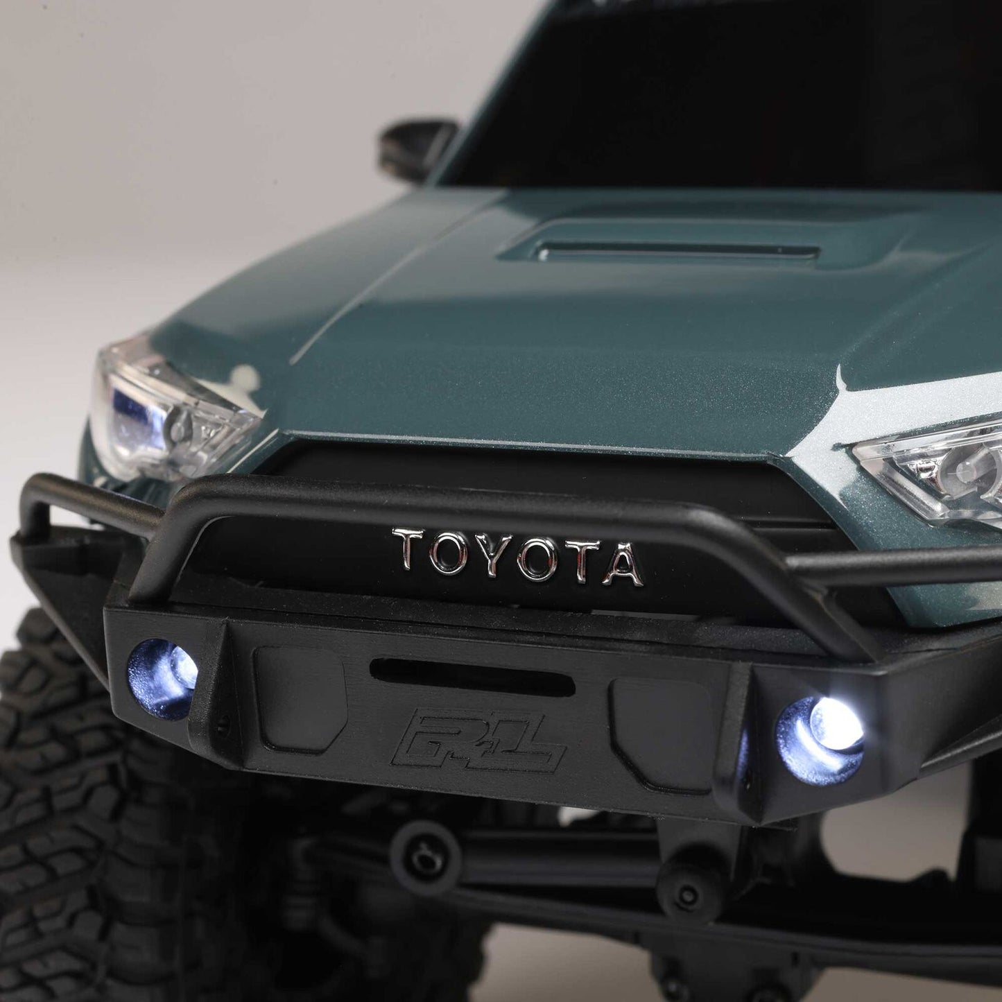 1/24 SCX24 Toyota 4 Runner 4X4 RTR Rock Crawler (Battery & Charger Included), Gray