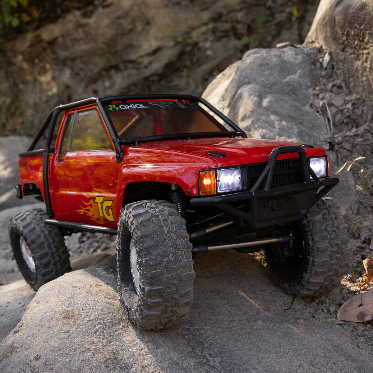 Axial 1/10 SCX10 III 1987 Toyota SR5 4x4 RTR Brushed Rock Crawler, Red (AXI-2062T2)