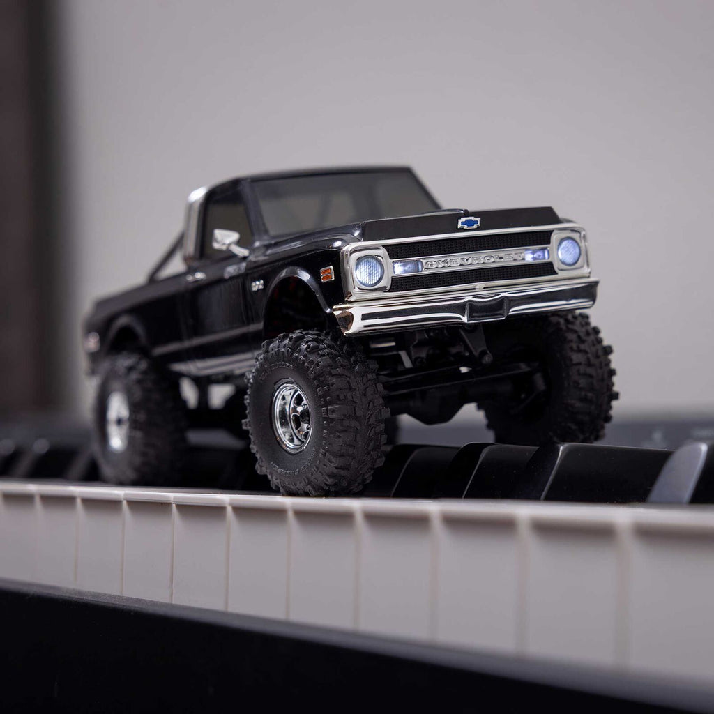 1/30 SCX30 Chevrolet K10 4X4 RTR Rock Crawler (Battery & Charger Included), Black