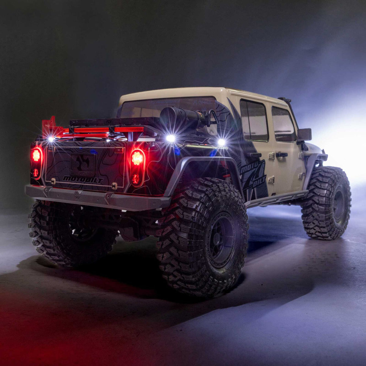 1/10 Axial SCX10 III Jeep JT Gladiator 4X4 RTR Brushed Rock Crawler, Tan