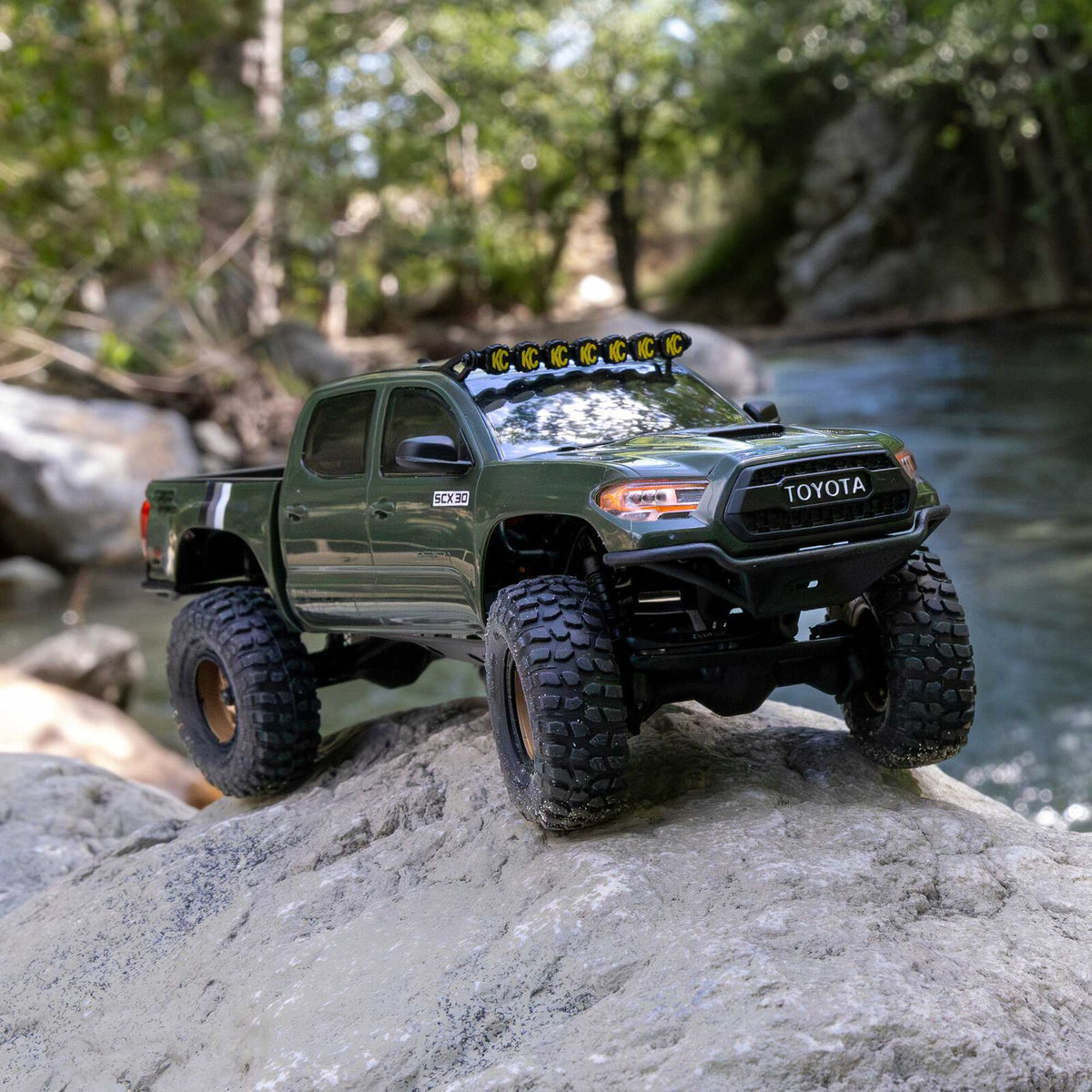 1/30 SCX30 Toyota Tacoma TRD Overland Edition RTR Rock Crawler (Battery & Charger Included), Green