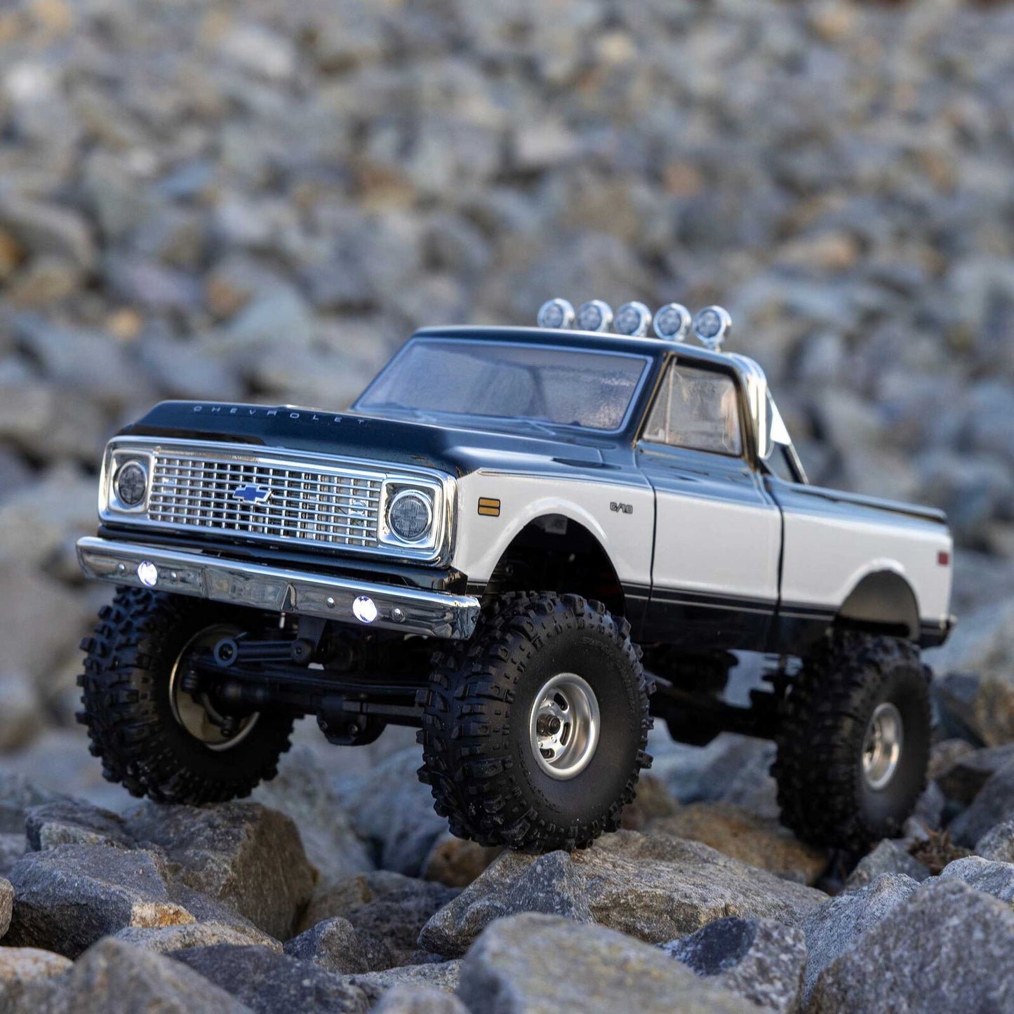 1/24 SCX24 1971 Chevrolet C10, 4WD, RTR (Includes batttery & charger): Black