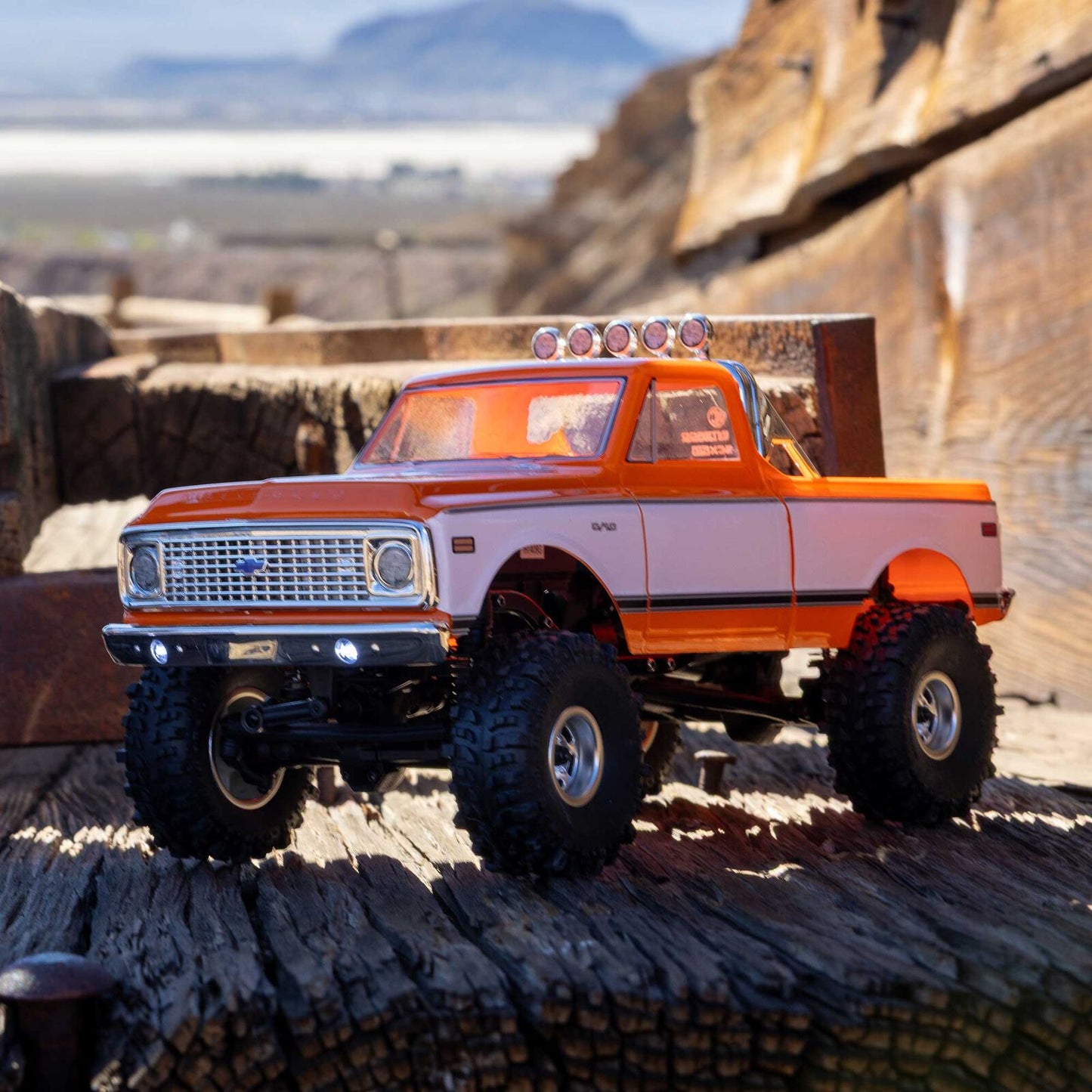 1/24 SCX24 1971 Chevrolet C10, 4WD, RTR (Includes batttery & charger): Orange