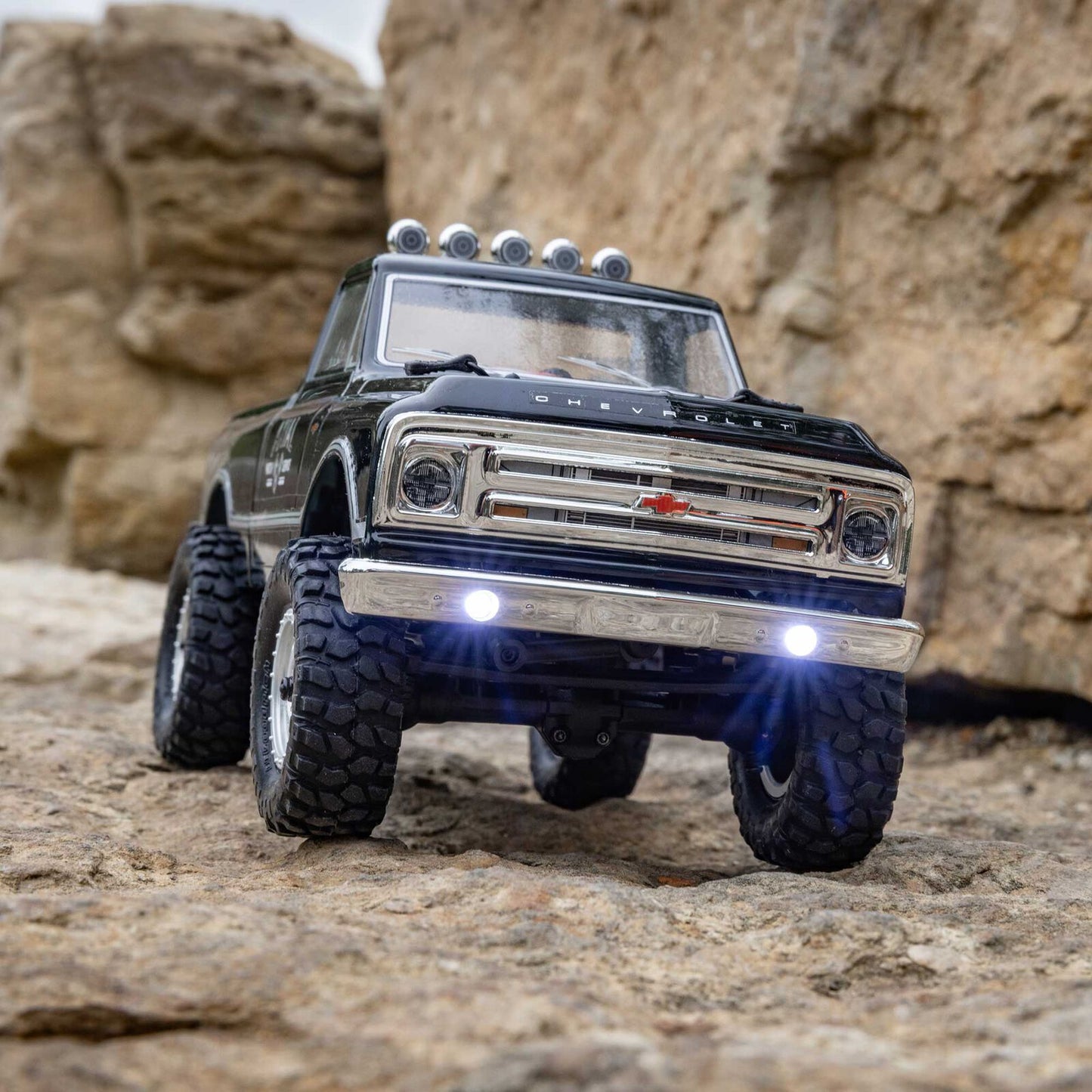 1/24 SCX24 1967 Chevrolet C10, 4WD, RTR (Includes batttery & charger): Black