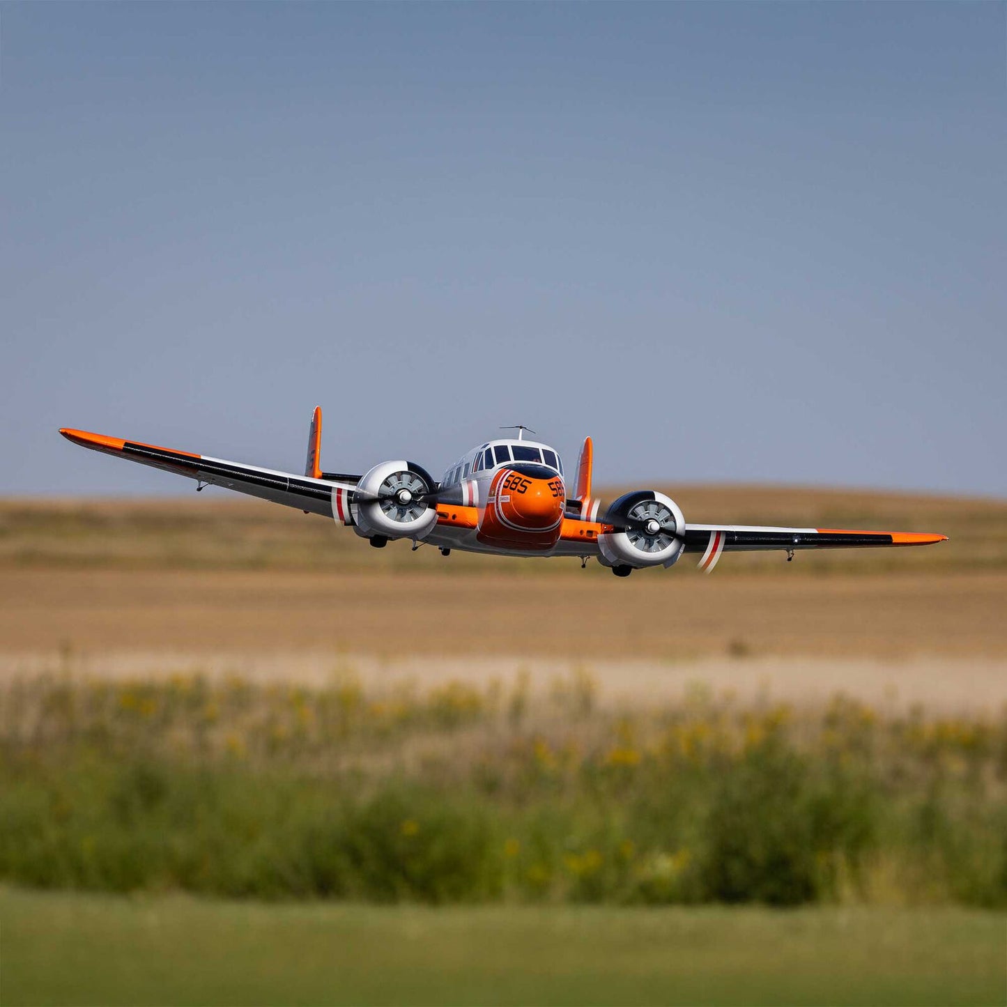 Beechcraft D18/RC-45J 1.5m BNF Basic