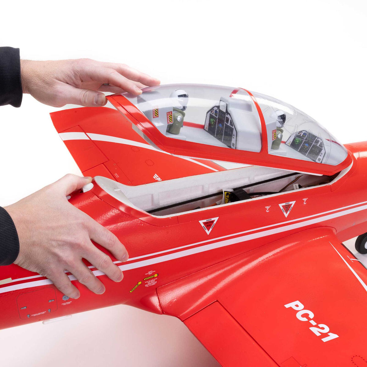 Pilatus PC-21 1.3m (1.45m L) BNF Basic