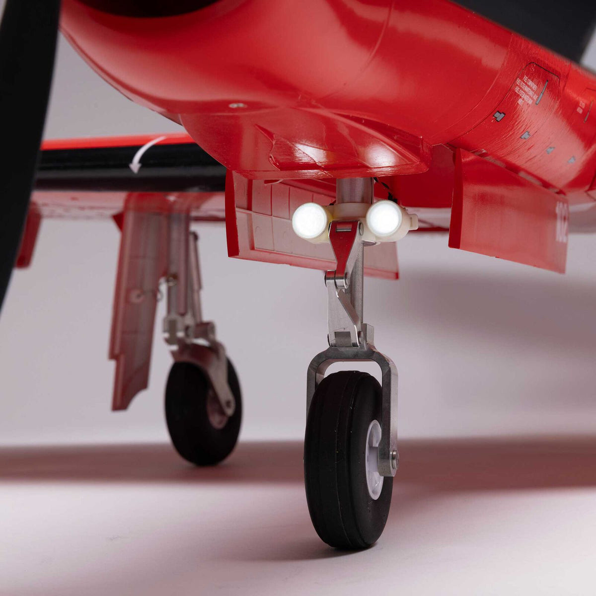 Pilatus PC-21 1.3m (1.45m L) BNF Basic