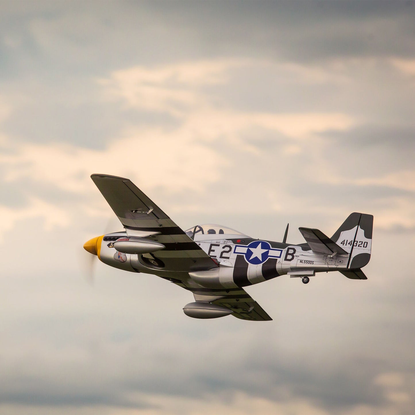 P-51D Mustang 20cc ARF  w/E-flite Retract Set
