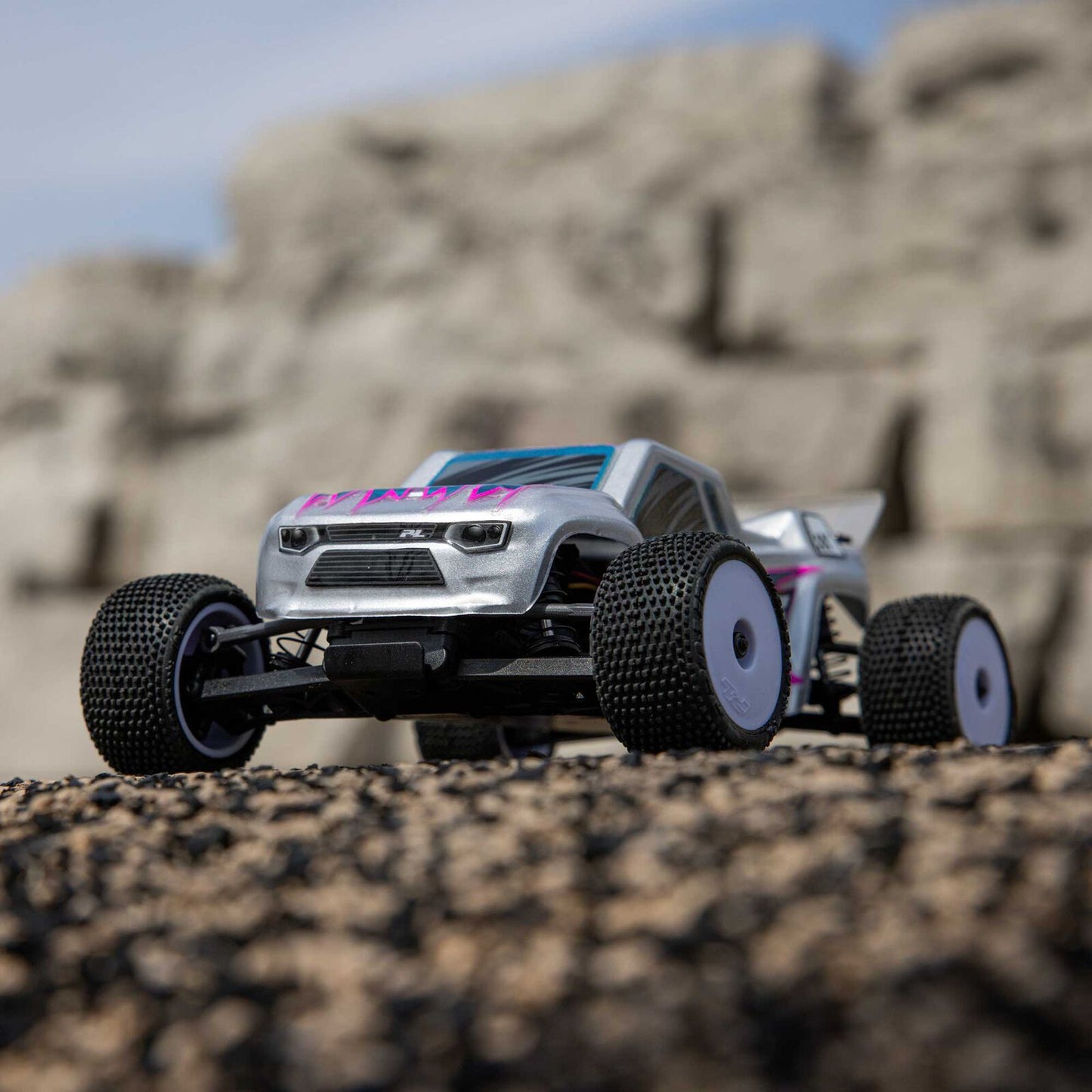 1/28 Micro-T 2WD Silver RTR : LOS-1392T2