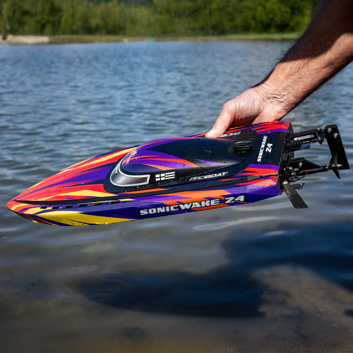 Sonicwake 24" Self-Righting Brushless Deep-V RTR, Red